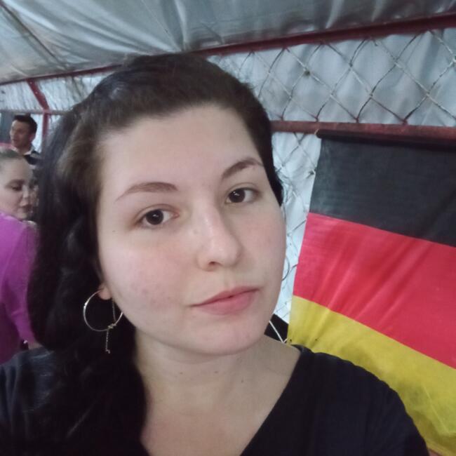 Babá em Araras: Sara