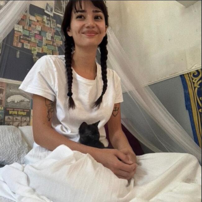 Babysitter in Saint-Prix: Camilia