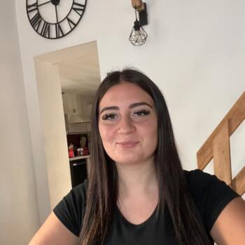 Babysitter in Comps: Lola