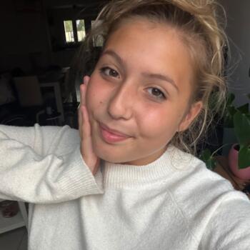 Babysitter Sambreville: Elina