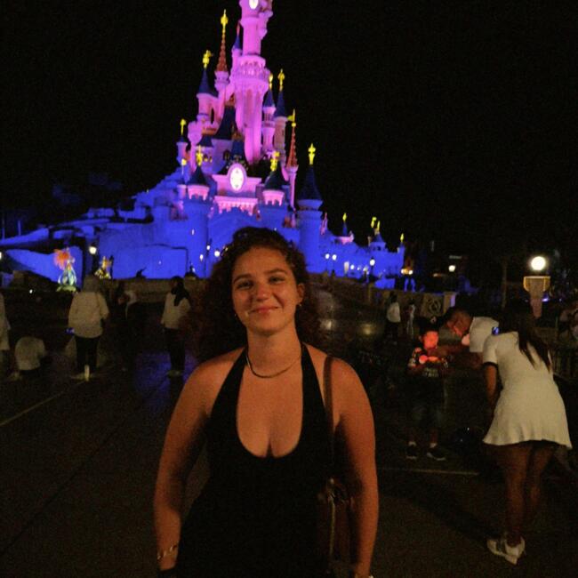 Babysitter in Valadares: Maria