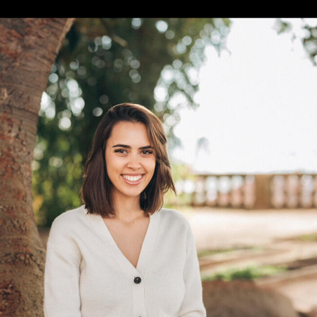 Babysitting job in Weston (Florida): Ângela