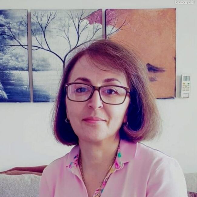 Pyrgos bölgesinde bebek bakıcısı: Gayane