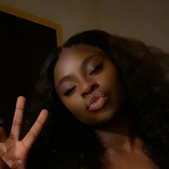 Babysitter in Évreux: Thècle