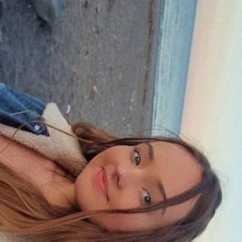 Babysitter in Plymouth: Velicia