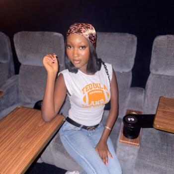 Babysitter Houston: Yasmine