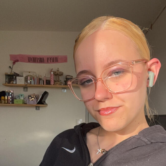 Babysitter in Luxeuil-les-Bains: Carla