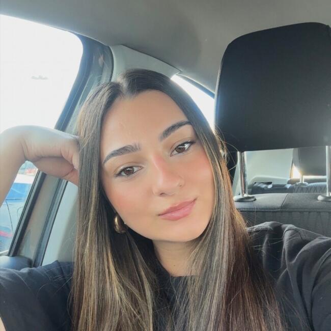 Babysitter em São Domingos de Rana: Madalina