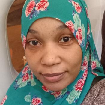 Babysitter Nairobi: Amina