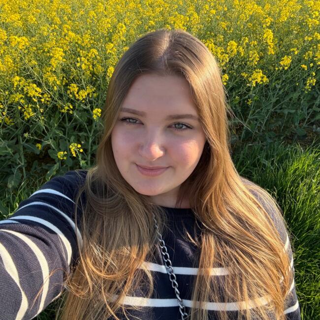 Babysitter in Saint-Arnoult-en-Yvelines: Brenda