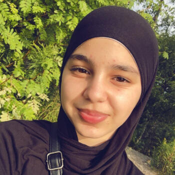 Baby-sitter in Longueuil: Hadia