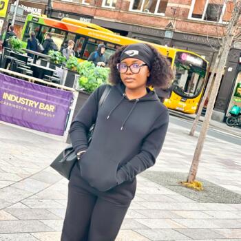 Babysitter in Derby: Favoured