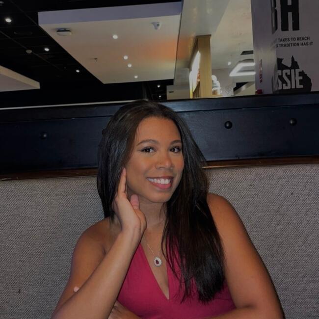 Babysitter in Salvador: Julia Souza