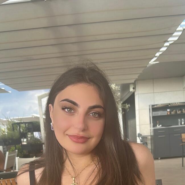 Babysitter in London: Maria
