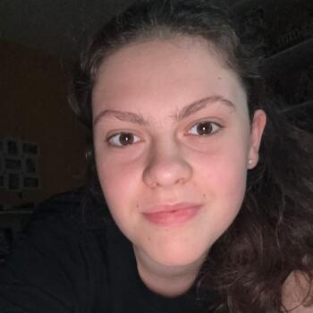 Babysitter in Celles-sur-Belle: Lucie