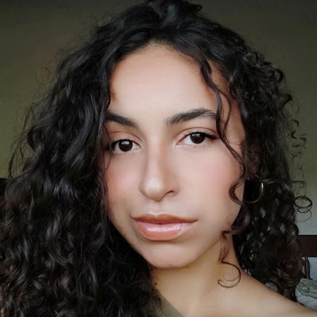 Babysitter in Itajaí: Esthefanny