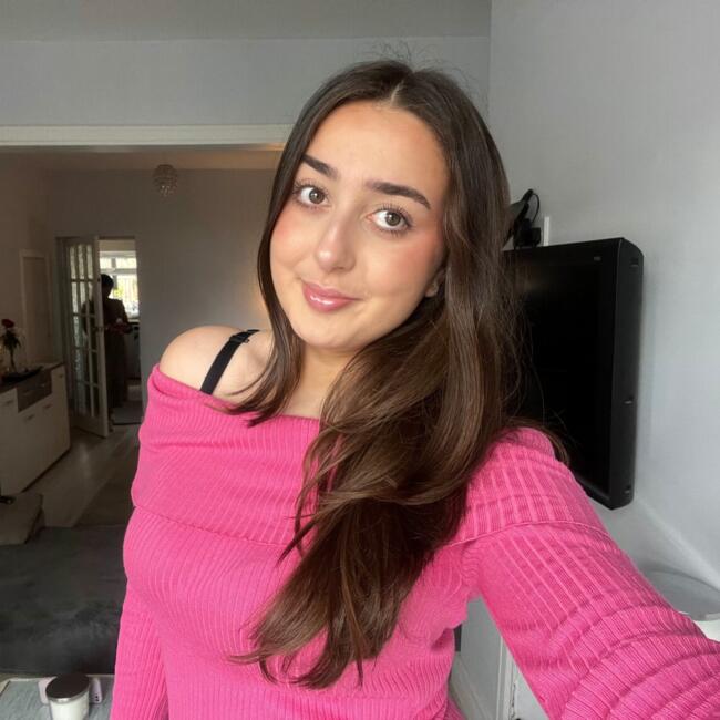 Babysitter in Enfield: Vedia