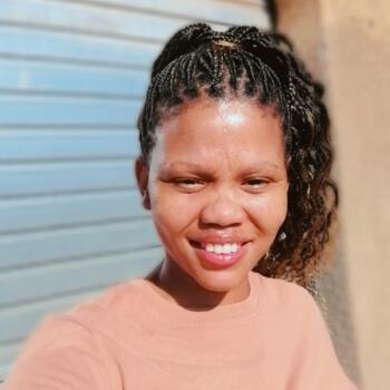 Babysitter in Roodepoort: Onalerona