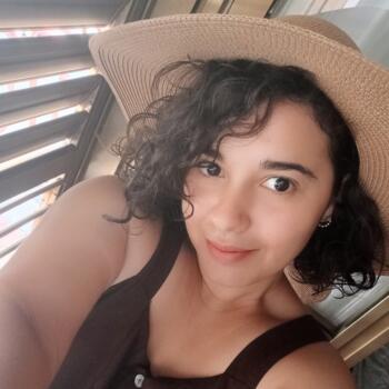 Babysitter Naples: Habiba