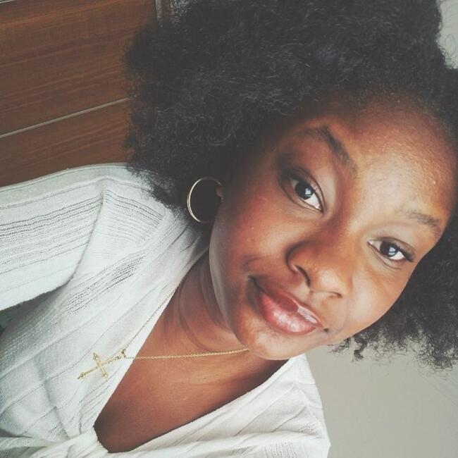 Babysitter in Carapeços: Mayra