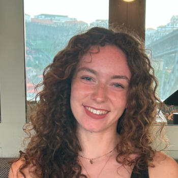 Babysitter in Paris: Roxane