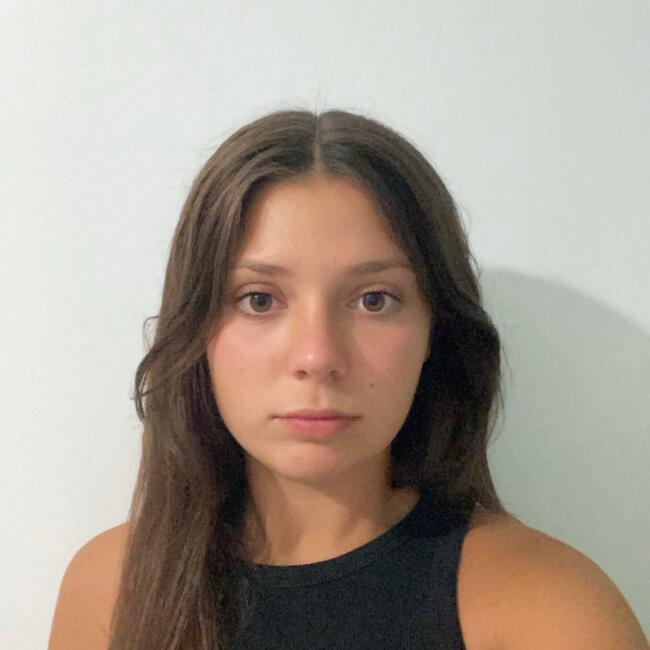 Babysitter in Lyon: Elina