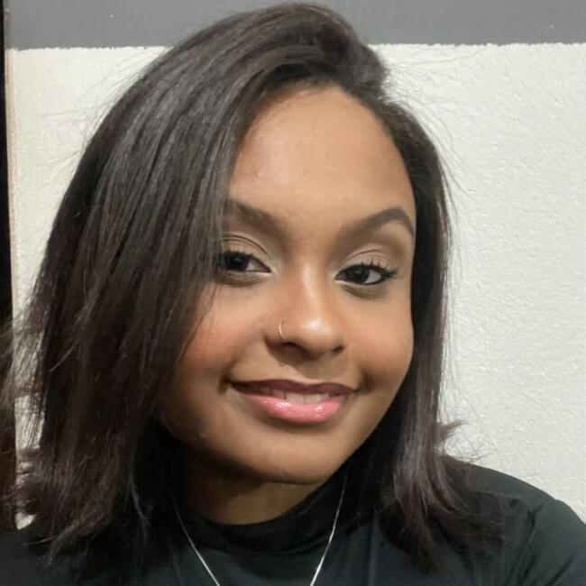 Babysitter in Uberlândia: Maria Vitória