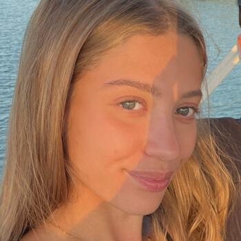 Babysitter in Lille: Lyna