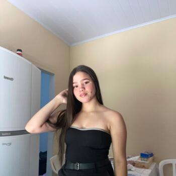 Babysitter in Jaú: Letícia