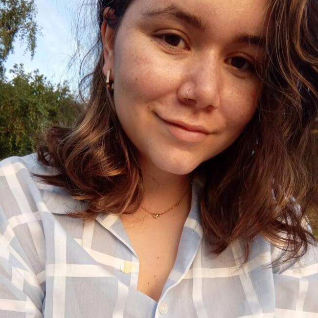 Babysitter in Brindas: Lucile