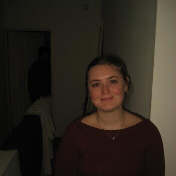 Babysitter Abertillery: Leah