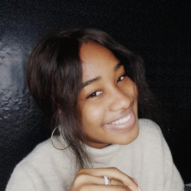 Lastenhoitaja Lisbon: Magede