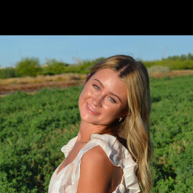 Babysitter in Chandler: Ava