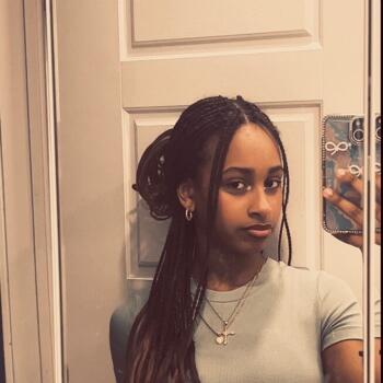 Baby-sitter in Longueuil: Larissa Alves