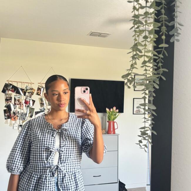 Babysitter in St. Cloud: Mia