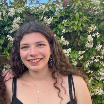 Babysitter in Tours: Clémence