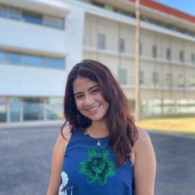 Babysitter em Lisboa: Geovana