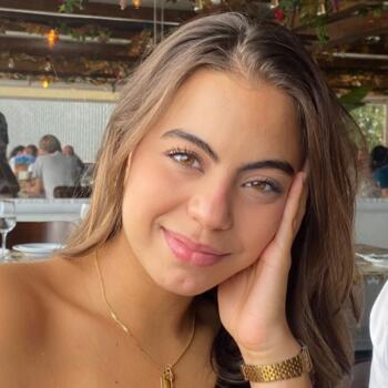 Babysitter in Vila Nova de Gaia: Mariana