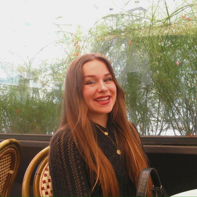 Babysitter in Rouen: Chiara