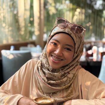 Babysitter Singapore: Siti