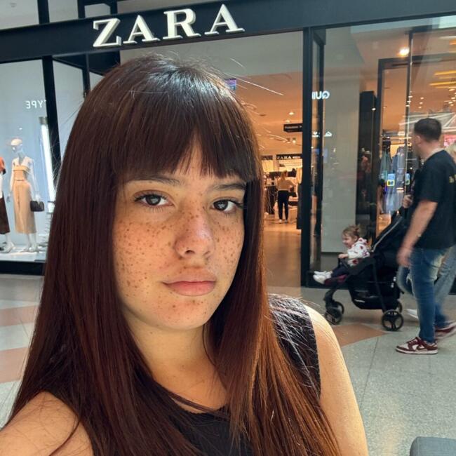 Niñera en Almirante Brown: Ailen