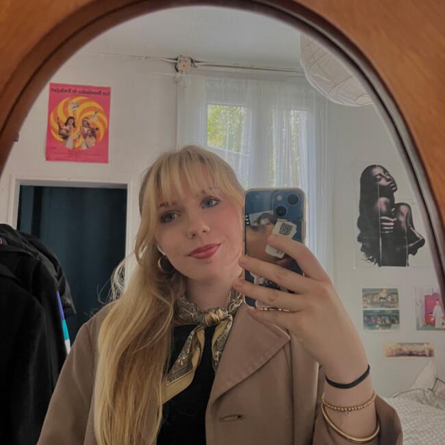 Babysitter in Bordeaux: Emma