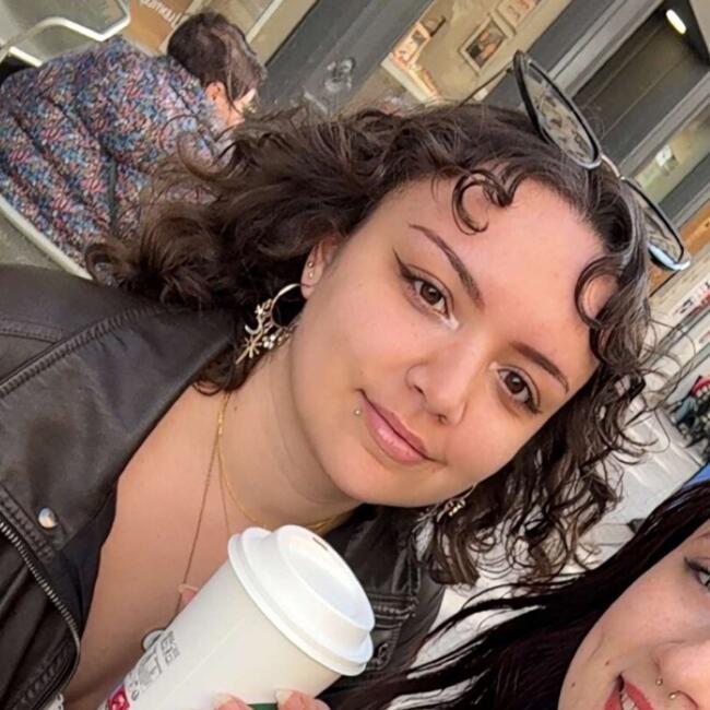 Babysitter in Grenoble: Laura