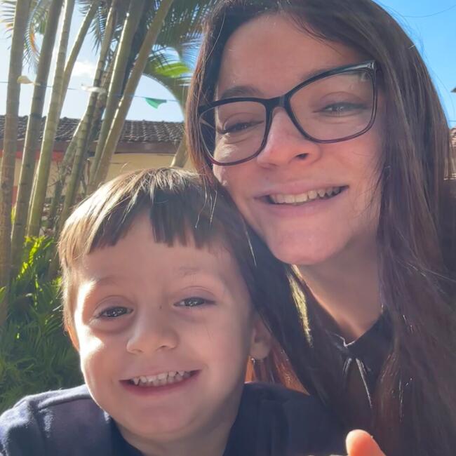 Emprego de babá em Vila Velha: Thays