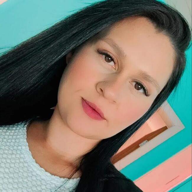Emprego de babá em Joinville: Mikely