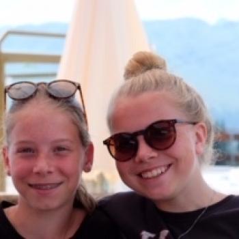 Babysitter Laren: Lieke en Myrthe