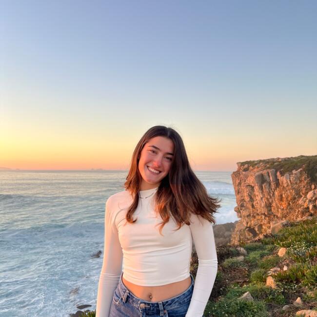 Babysitter in Faro: Bárbara