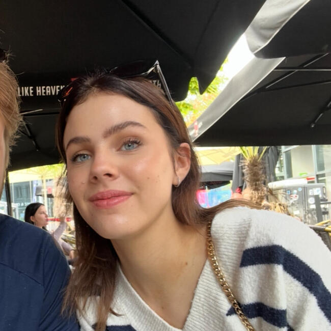 Babysitter in Genk: Evelyn