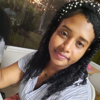 Babysitter in Panama City: Kimberly