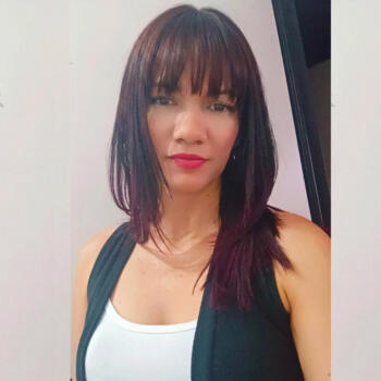 Babysitter in São Félix da Marinha: Adriana